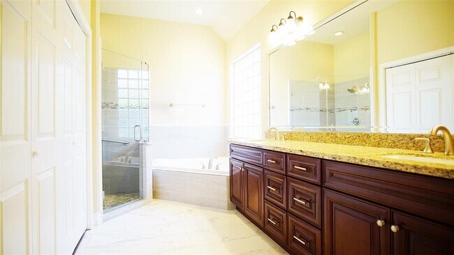 Building Photo - 4215 Sand Terrace Dr