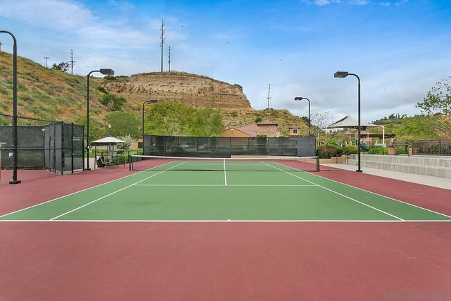 Building Photo - Bright 2BD/2BA Townhouse in Serra Mesa with Balcony, Fireplace & Resort-Style Amenities