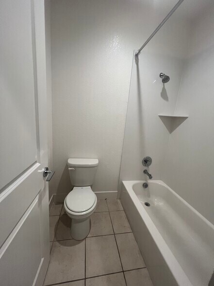 Building Photo - 857 Barney Cmn