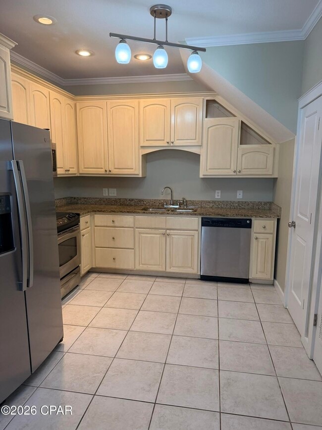 Building Photo - 3704 Tiki Dr