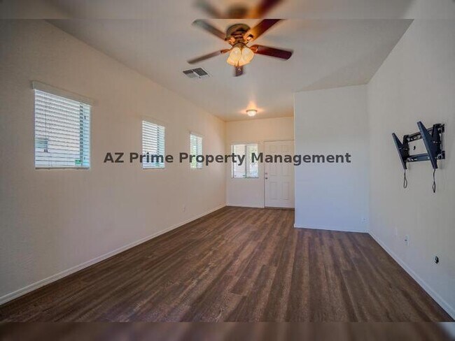 Building Photo - 10225 W Camelback Rd