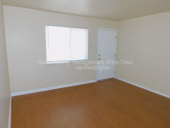 Building Photo - 4216 Parker St