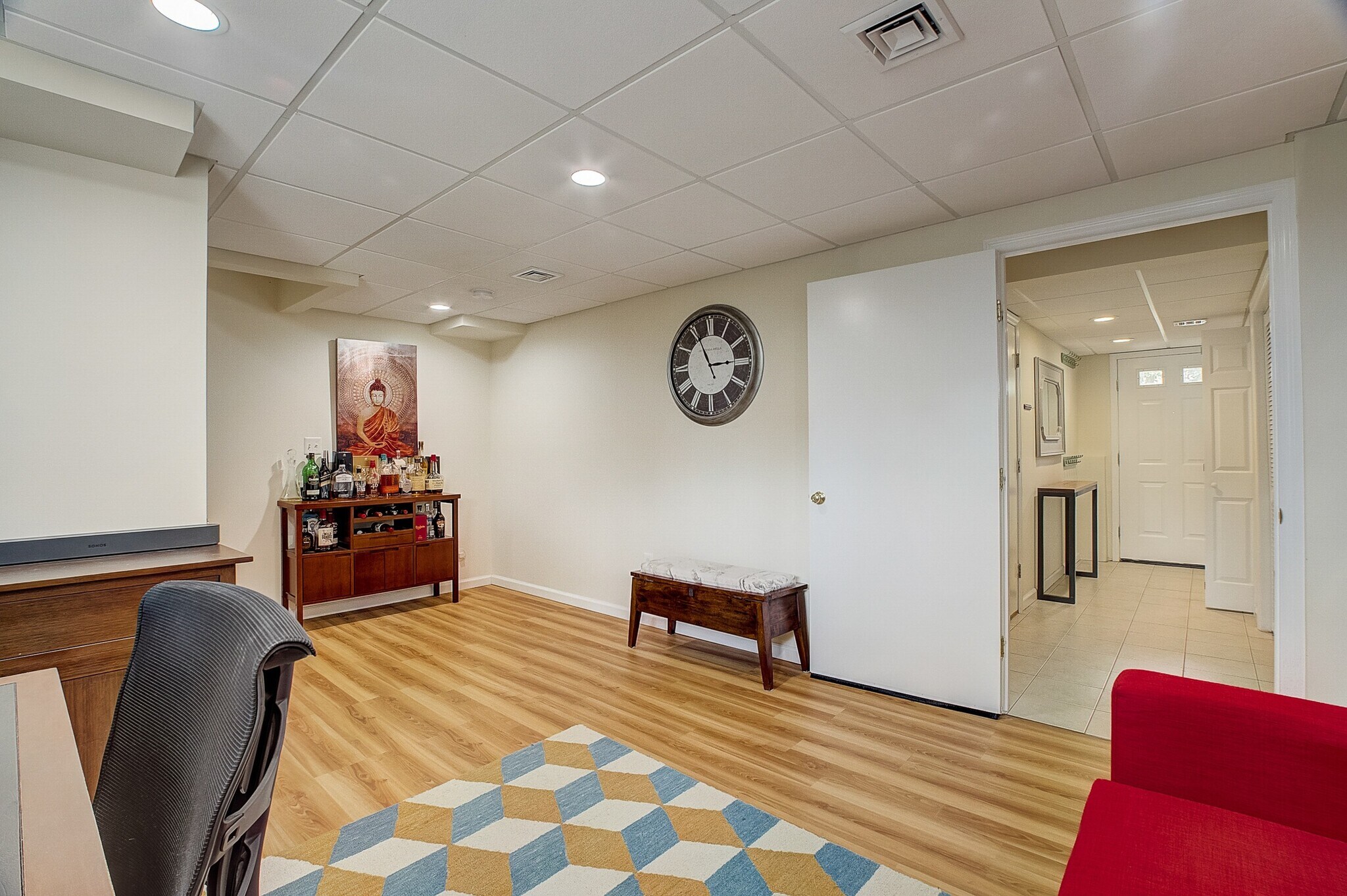 Ground floor bonus space perfect for home office use. - 16 Castle Dr