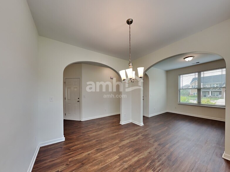 Building Photo - 540 Harmony Way