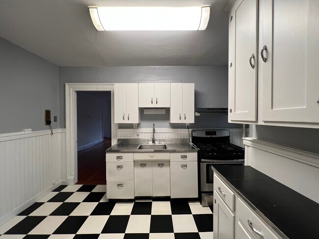 Kitchen - 260 High St