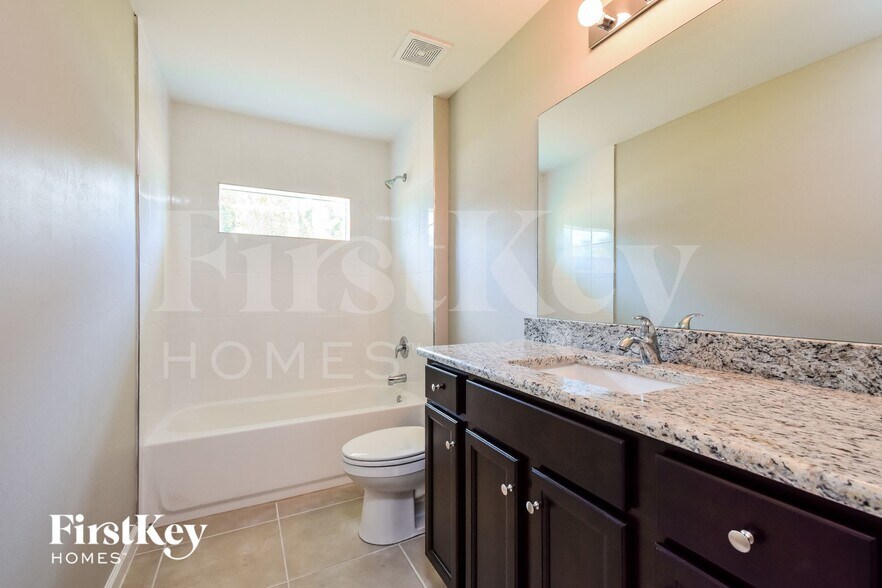 Building Photo - 8287 Robin Rd