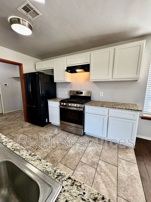 Building Photo - 10309 Banff Way