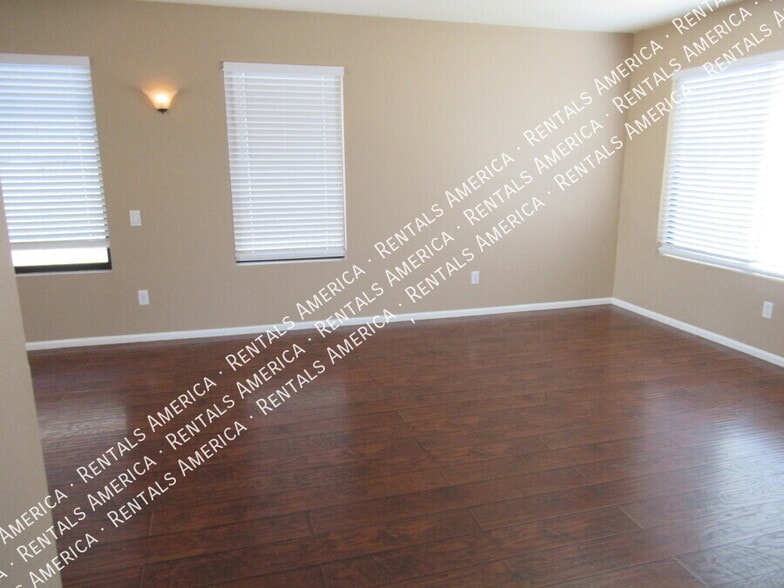 Building Photo - 3142 W Foothill Dr