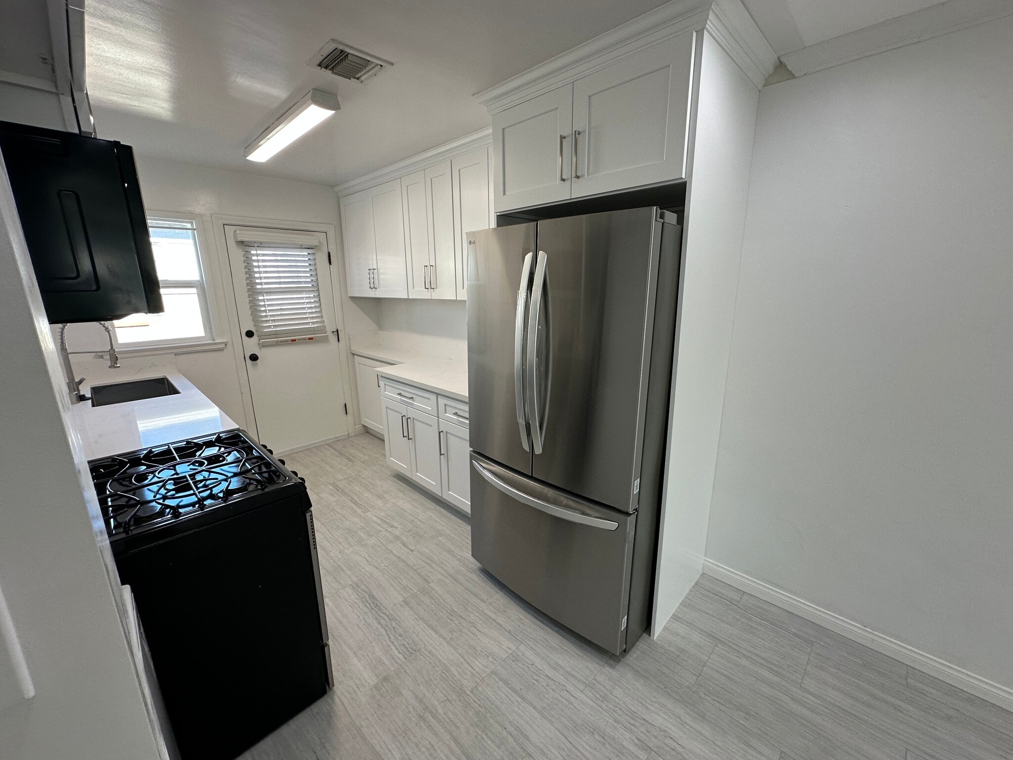 Building Photo - 2666 N Frederic St