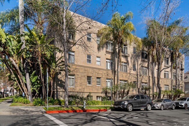 Building Photo - 152 S Peck Dr