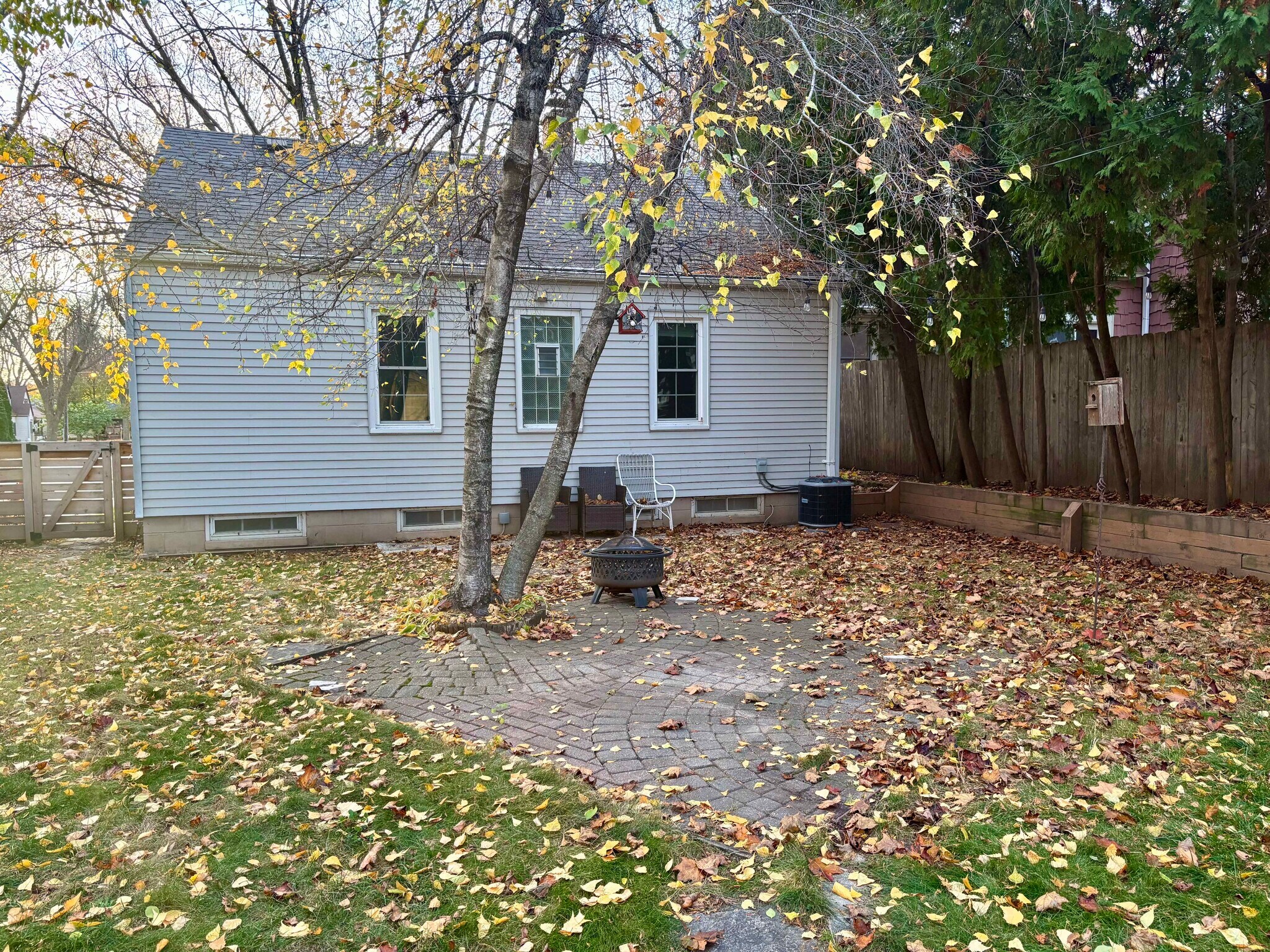 Building Photo - 3276 S Lenox St