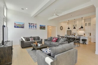 Building Photo - 5040 Mooney Fls Dr