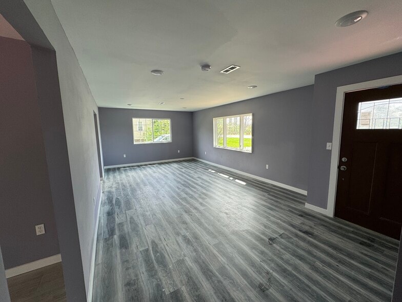 Building Photo - 1272 OH-131