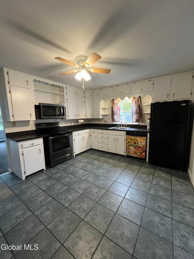 Building Photo - 36 Glenville St