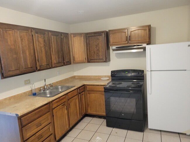 Building Photo - Aurora - 2 Bedroom, 2 Bathroom Duplex (13NE)