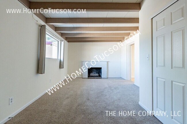 Building Photo - 3949 E 2nd St