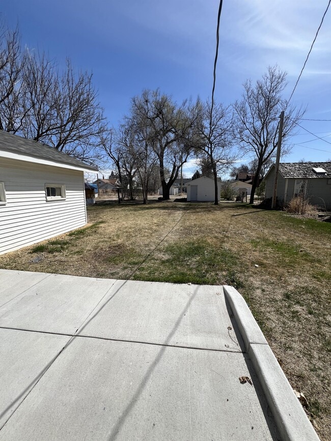 Building Photo - 714 Meeker St