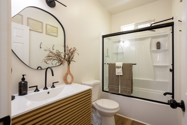 Building Photo - Ultra Unique Chico Tree House in The Avenues