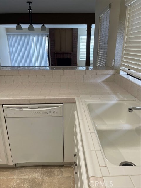 Building Photo - 1833 Caddington Dr