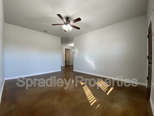 Building Photo - 206A Sparrow Cove