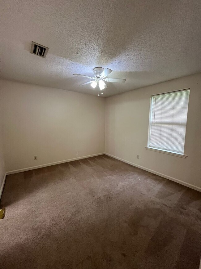 Building Photo - 441 AdmiralsWalk Dr