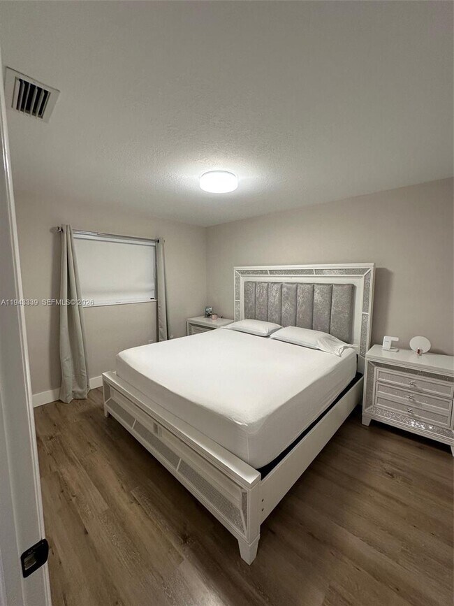 Building Photo - 6729 Petunia Dr