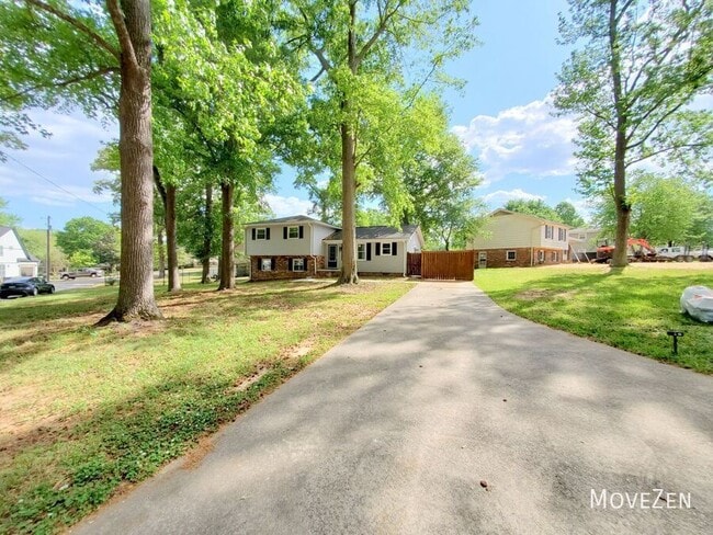 Building Photo - 202 Newgate Dr