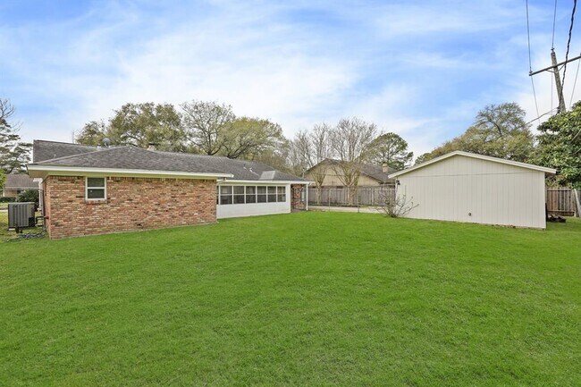 Building Photo - 5618 Bankside Dr