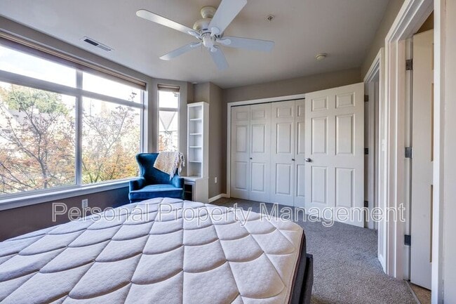 Building Photo - 112 W 24th St