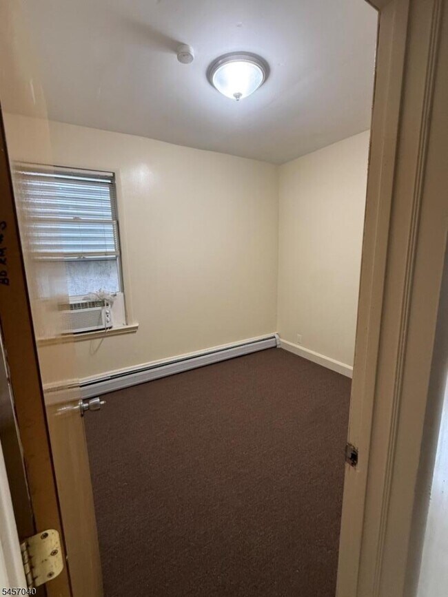 Building Photo - 46 Stegman St