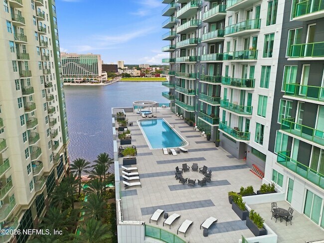 Building Photo - 1431 Riverplace Blvd