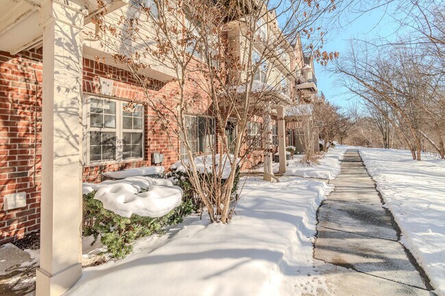 Building Photo - Charming 2-Bed 2.5-Bath with Attached Garage in the desirable Northville Twp (AVAILABLE NOW!)