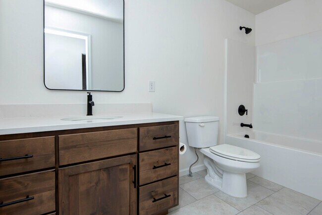 Building Photo - 2013 South St