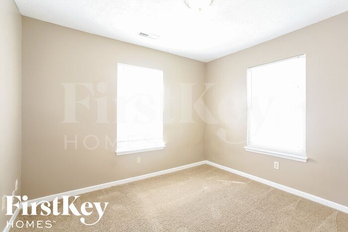 Building Photo - 11044 Leo Dr