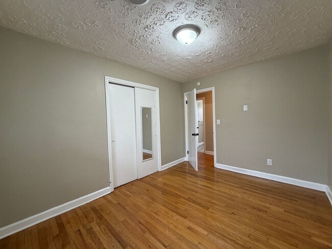 Building Photo - Nice 3 bedroom/1.5 bath home for rent in E. Morristown, Tennessee