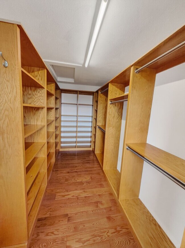 Building Photo - Beautiful Condo In Revere MA!