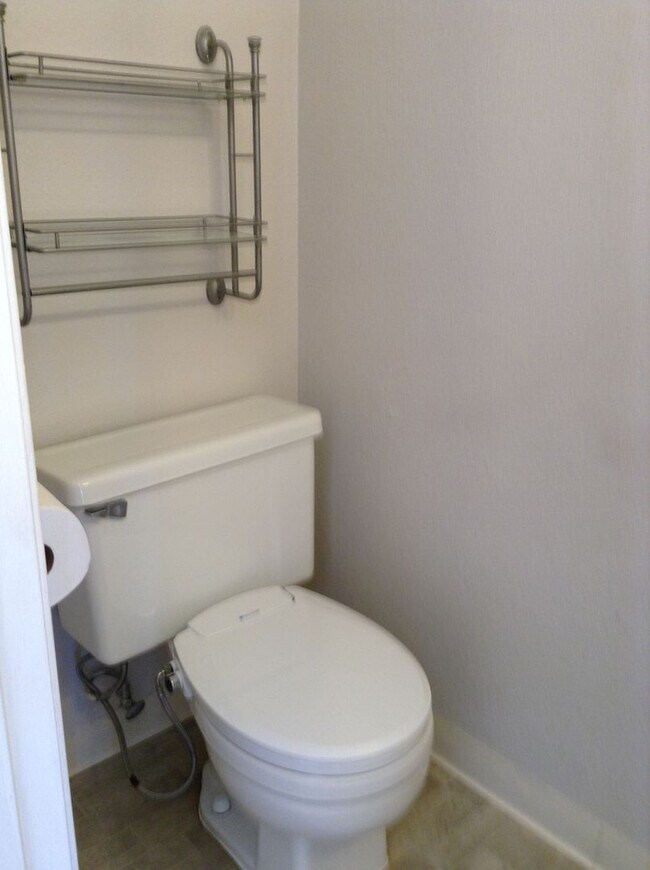 Building Photo - Stunning Townhouse on Mission Boulevard of Fremont