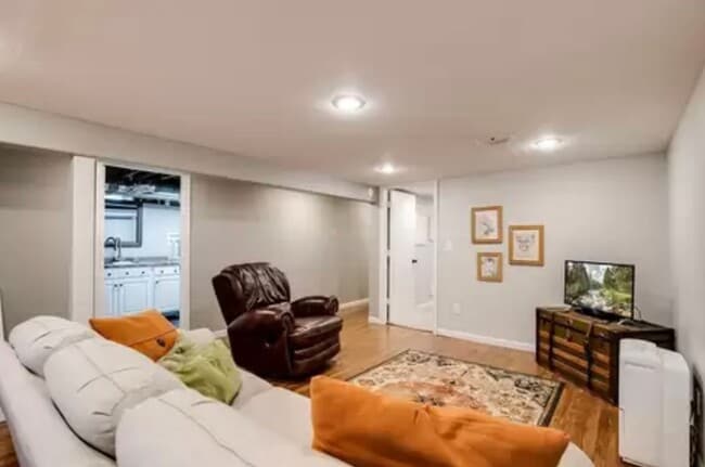 Building Photo - Beautiful 4BR 2BA Rambler in Roseville