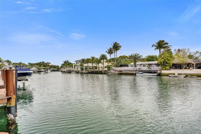 Building Photo - 12478 N Bayshore Dr