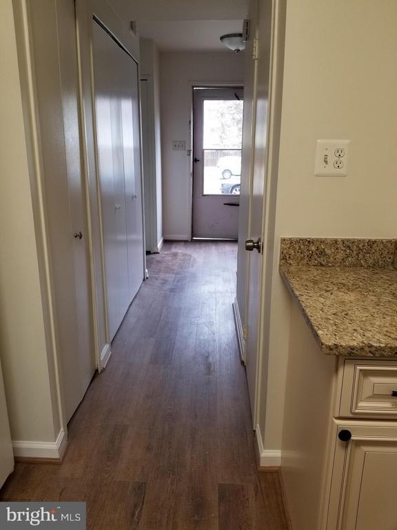 Building Photo - 8414 Red Ash Ct