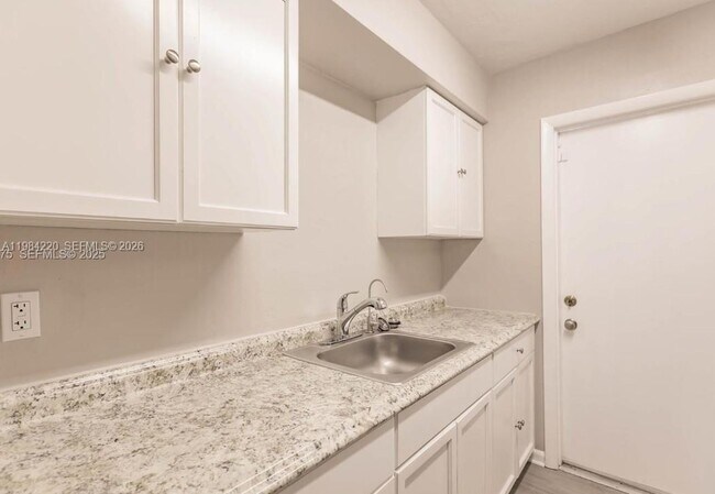 Building Photo - 1816 McKinley St