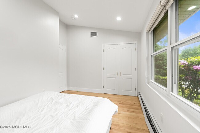 Building Photo - 606 Deal Rd