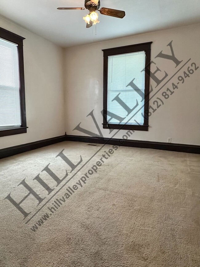 Building Photo - Two Bedroom Home
