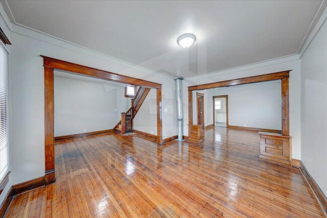 Building Photo - 960 Eastern Ave