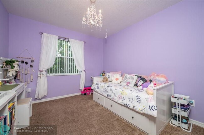 Building Photo - 5048 SW 136th Ave