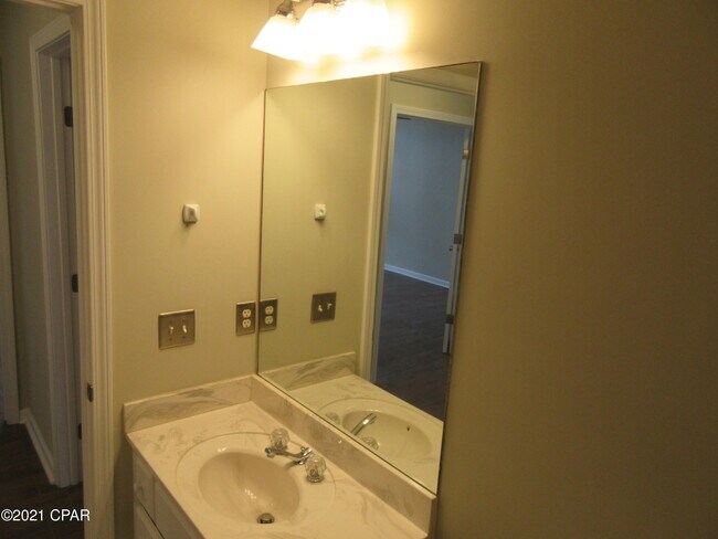 Building Photo - 7302 Rodgers Dr