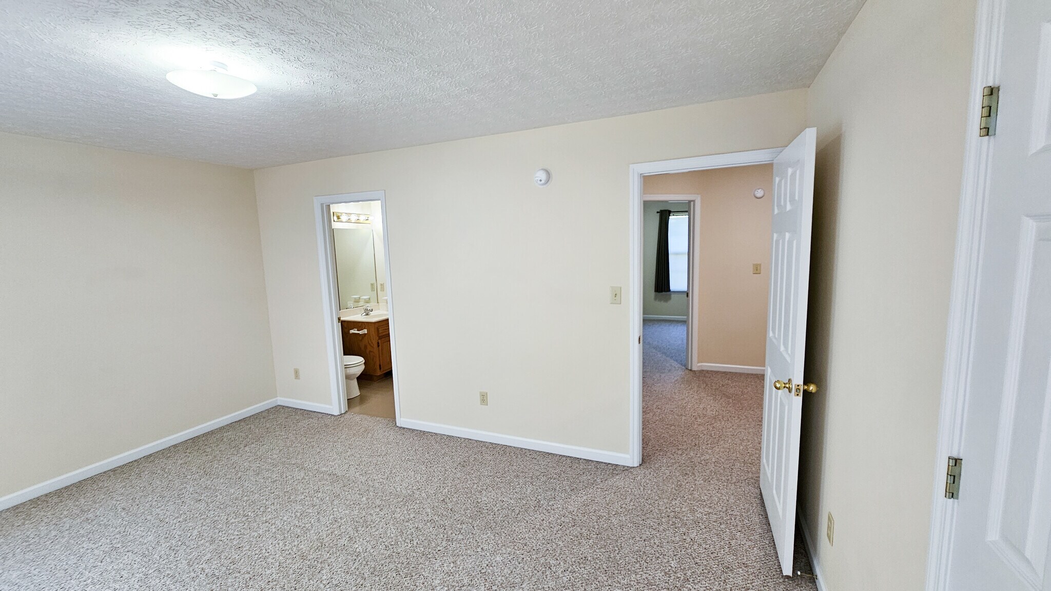 Building Photo - 140 Bright St