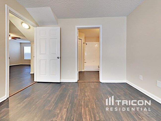 Building Photo - 3223 Kelling St