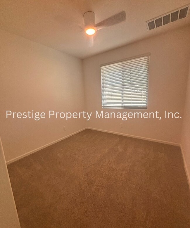 Building Photo - Beautiful 2/2 2-Story West Side Home With ...