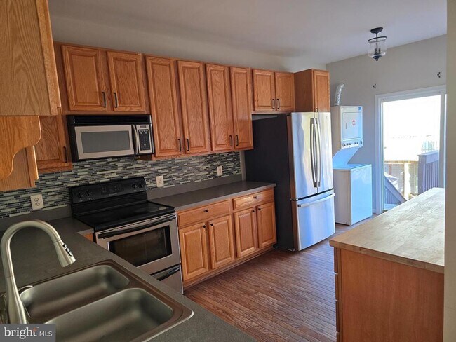 Building Photo - 4146 Cutty Sark Rd